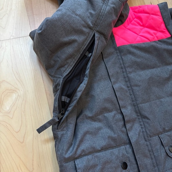 686 Girls Lily Waterproof Insulated Snow Jacket Charcoal Gray and Pink - Picture 14 of 16